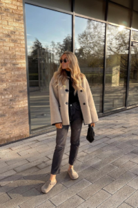 Discover stylish and cozy outfit ideas featuring Birkenstock sandals and clogs. From casual cardigans to chic trench coats, explore versatile looks perfect for any season. birkenstocks sandals, birkenstock sandal, birkenstock outfit, birkenstock clogs, birkenstock arizona, birkenstock style, birkenstocks, birkenstocks outfits, birkenstock clog, birkenstock shoes, birkenstock outfit summer, birkenstocks style, birkenstock sandals mayari, birkenstock styles,birkenstock streetwear, black luxury.