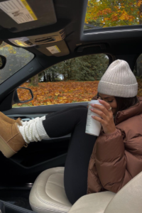 Discover cozy and chic Ugg outfit ideas perfect for fall and winter. From oversized knits to stylish puffer jackets, these looks show how to style Uggs effortlessly for any cold-weather occasion, ugg boots, ugg, ugg slippers, uggs, ugg boots outfit, ugg shoes, ugg outfit, ugg australia, uggs outfit, uggs hausschuhe, ugg tasman, ugg mini, ugg slides, uggs boots outfit, ugg outfits, ugg boots outfit style, uggs boots outfit winter, ugg sandals, ugg mini boots outfit, ugg slippers outfit