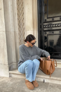 Discover cozy and chic Ugg outfit ideas perfect for fall and winter. From oversized knits to stylish puffer jackets, these looks show how to style Uggs effortlessly for any cold-weather occasion, ugg boots, ugg, ugg slippers, uggs, ugg boots outfit, ugg shoes, ugg outfit, ugg australia, uggs outfit, uggs hausschuhe, ugg tasman, ugg mini, ugg slides, uggs boots outfit, ugg outfits, ugg boots outfit style, uggs boots outfit winter, ugg sandals, ugg mini boots outfit, ugg slippers outfit