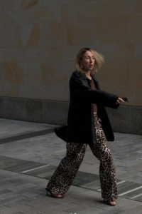 Discover stylish ways to wear leopard print outfit ideas ranging from cozy layers to bold contrasts. Elevate your wardrobe with these versatile looks, leopard print pants, leopard print, leopard print outfit, leopard print fashion, leopard print looks, leopard print style, leopard print outfit ideas, leopard prints fashion, leopard print trousers outfit, leopard print for plus size, petit outfits, leopard print jackets, leopard print shoes, leopard print winter outfits, leopard print scarf.