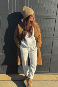 Discover cozy and chic Ugg outfit ideas perfect for fall and winter. From oversized knits to stylish puffer jackets, these looks show how to style Uggs effortlessly for any cold-weather occasion, ugg boots, ugg, ugg slippers, uggs, ugg boots outfit, ugg shoes, ugg outfit, ugg australia, uggs outfit, uggs hausschuhe, ugg tasman, ugg mini, ugg slides, uggs boots outfit, ugg outfits, ugg boots outfit style, uggs boots outfit winter, ugg sandals, ugg mini boots outfit, ugg slippers outfit