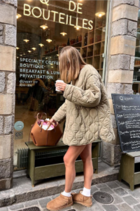 Discover cozy and chic Ugg outfit ideas perfect for fall and winter. From oversized knits to stylish puffer jackets, these looks show how to style Uggs effortlessly for any cold-weather occasion, ugg boots, ugg, ugg slippers, uggs, ugg boots outfit, ugg shoes, ugg outfit, ugg australia, uggs outfit, uggs hausschuhe, ugg tasman, ugg mini, ugg slides, uggs boots outfit, ugg outfits, ugg boots outfit style, uggs boots outfit winter, ugg sandals, ugg mini boots outfit, ugg slippers outfit