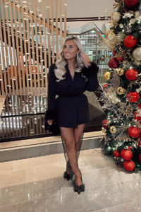 Discover 20 stunning Christmas party outfit ideas, from sparkling sequin dresses to chic velvet and bold power suits. Perfect looks for every festive occasion this season, christmas outfit ideas, christmas outfit idea, christmas outfits ideas, christmas outfits woman, christmas outfit woman, christmas outfit ideas, christmas outfits idea, christmas outfits winter, christmas outfit inspo, New year outfit winter, christmas outfits for woman, christmas outfit aesthetic, Holiday party outfit