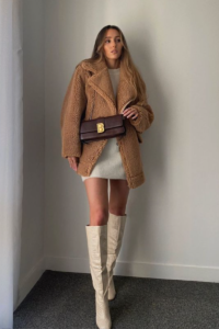 Discover the hottest handbag trends of 2024, from oversized slouchy bags to bold metallic mini baguettes. Explore textured suede, vibrant colors, and unique shapes that elevate every outfit and occasion. handbags, handbag, handbags designer, handbag tote, handbag fashion, handbag ideas, handbags totes, handbag s, handbag accessories, handbag patterns, bags, bag, purse, purses clutch, Hobo bag, trending outfits, trends, trending, trending fashions, trends fashion, prints, leather bag, woven bags Discover the hottest handbag trends of 2024, from oversized slouchy bags to bold metallic mini baguettes. Explore textured suede, vibrant colors, and unique shapes that elevate every outfit and occasion. handbags, handbag, handbags designer, handbag tote, handbag fashion, handbag ideas, handbags totes, handbag s, handbag accessories, handbag patterns, bags, bag, purse, pursesclutch, Hobo bag, trending outfits, trends, trending, trending fashions, trends fashion, prints, leather bag, woven bags